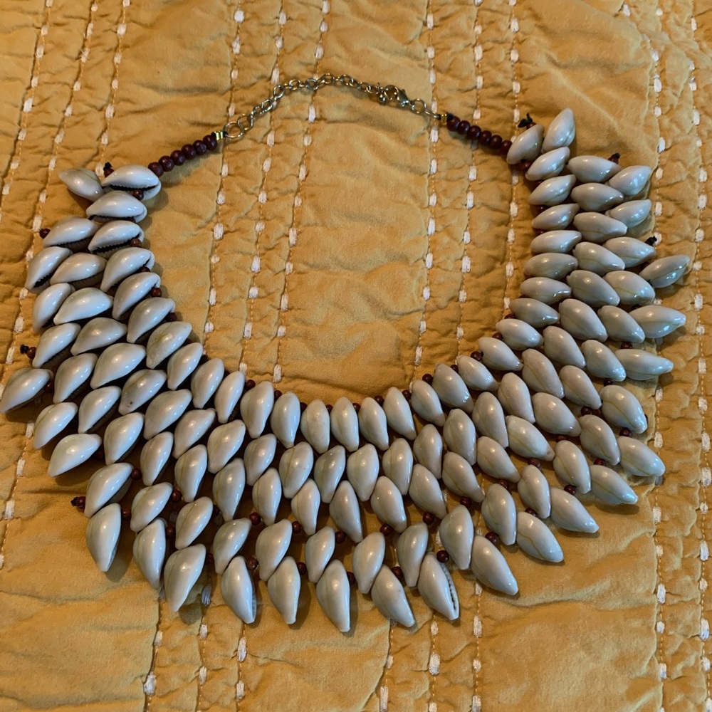 Shell necklace